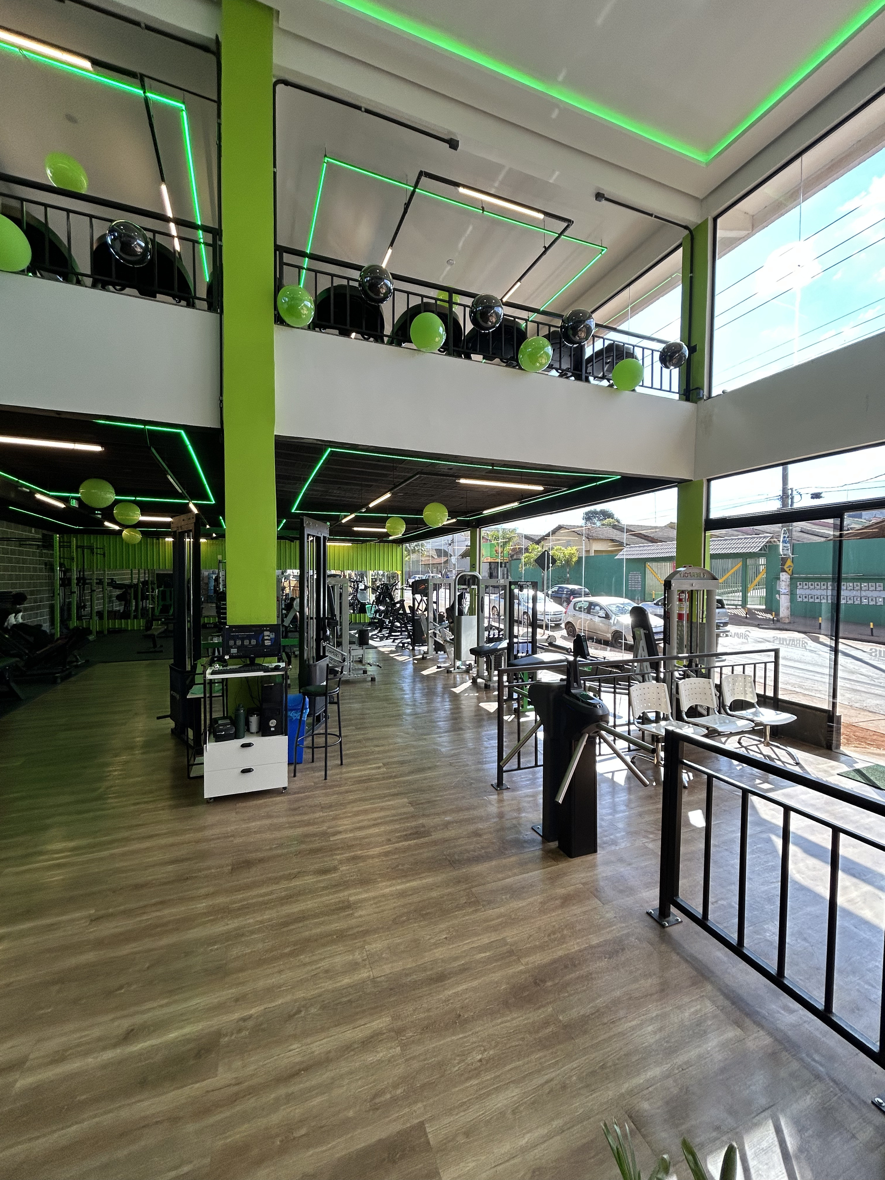 Esteiras e equipamentos de cardio da Academia Bravus Fitness